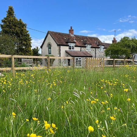 Charming Modernized Country Cottage Near Mere, Wiltshire Мир Экстерьер фото