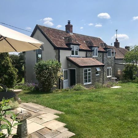 Charming Modernized Country Cottage Near Mere, Wiltshire Мир Экстерьер фото