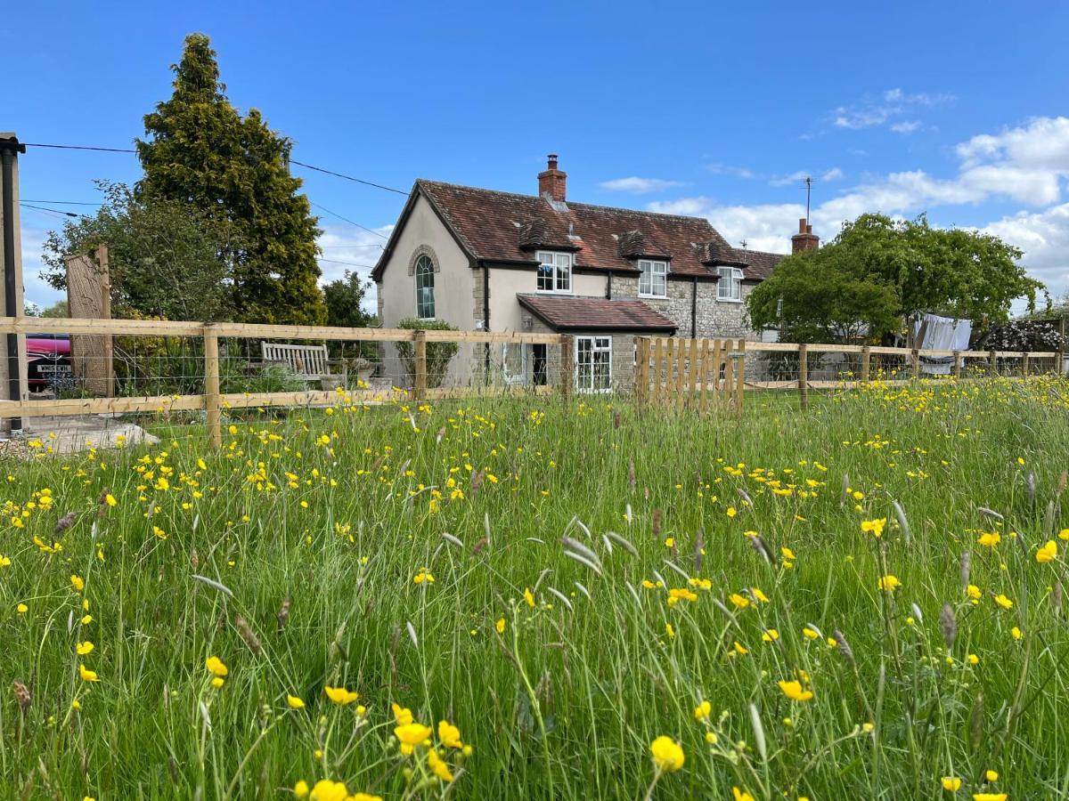 Charming Modernized Country Cottage Near Mere, Wiltshire Мир Экстерьер фото