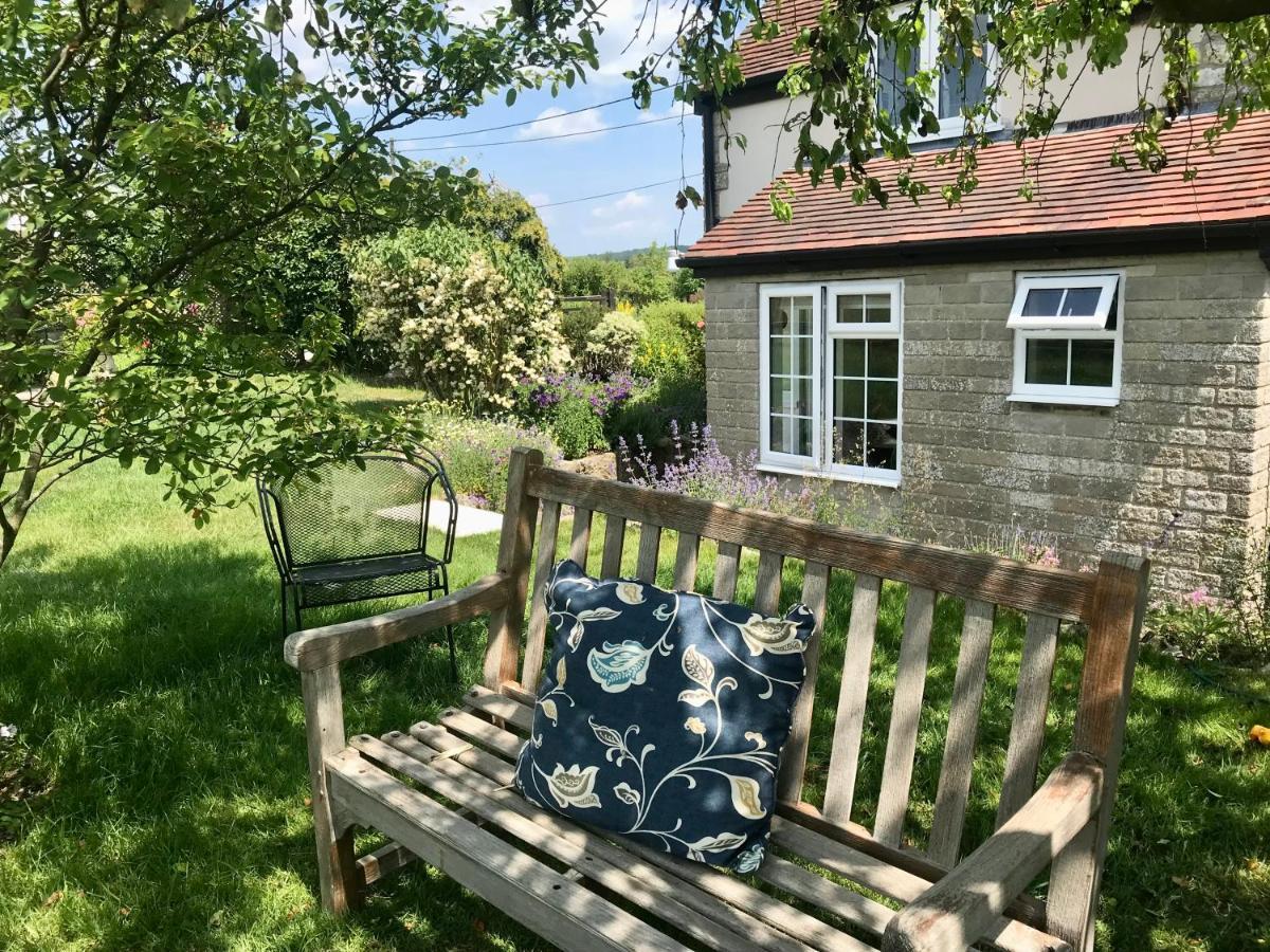 Charming Modernized Country Cottage Near Mere, Wiltshire Мир Экстерьер фото